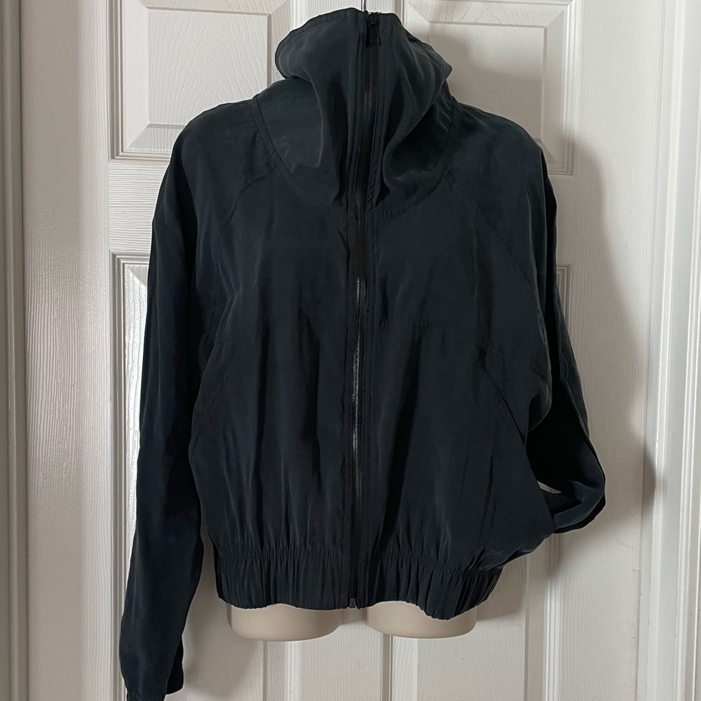 Onzie Jacket Size M/L